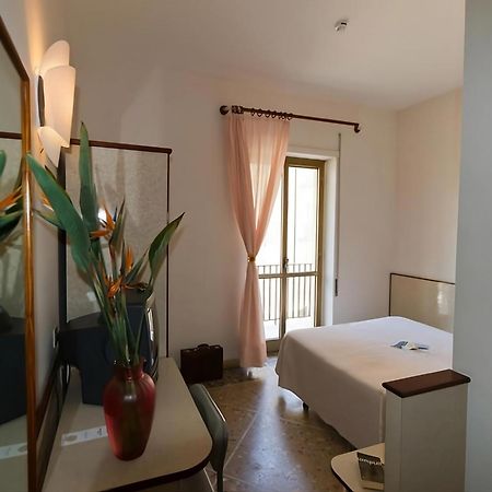 Hotel Serapo Gaeta Eksteriør billede
